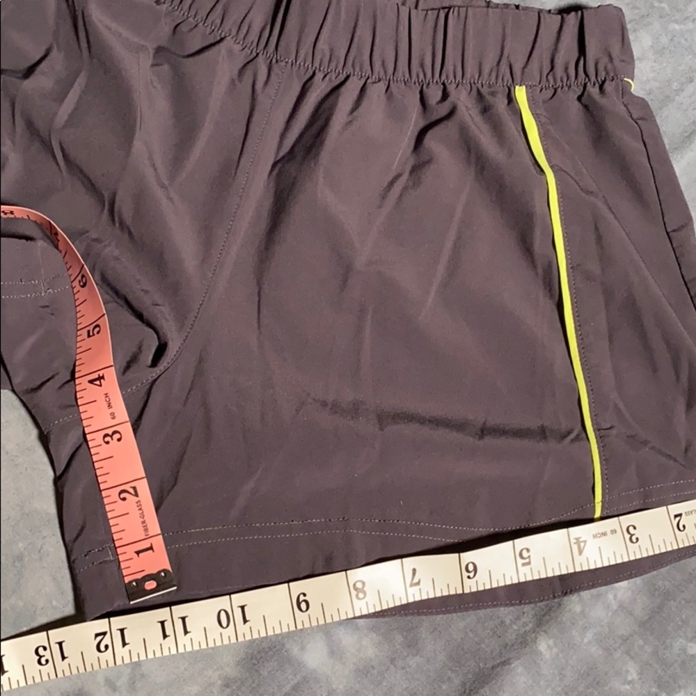 💚 3 for $15 💚 - Under Armour Semi Fitted Heat Gear Shorts size Small - Picture 5 of 16
